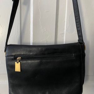 Vintage genuine leather black shoulder purse 80s